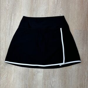 ABERCROMBIE & FITCH YPB sculptLUX Black & White Athletic Skort Medium